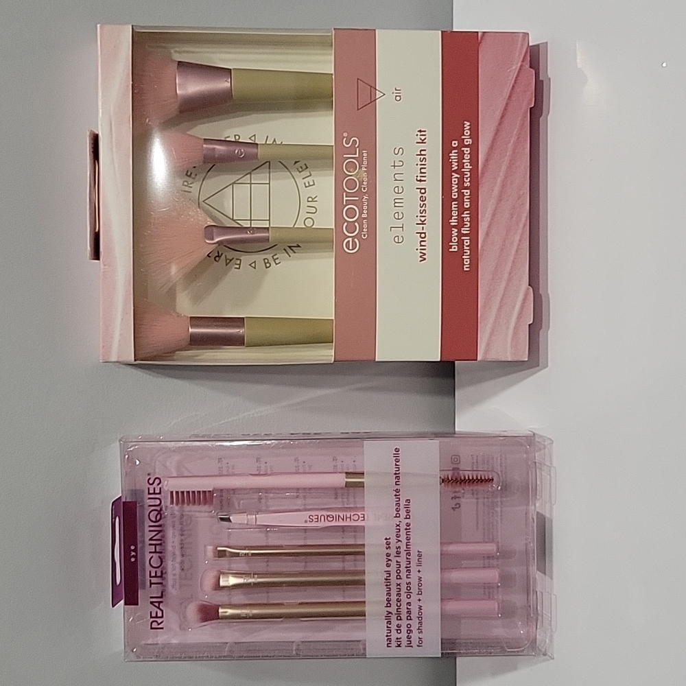 Bundle of 2 Makeup Brushes